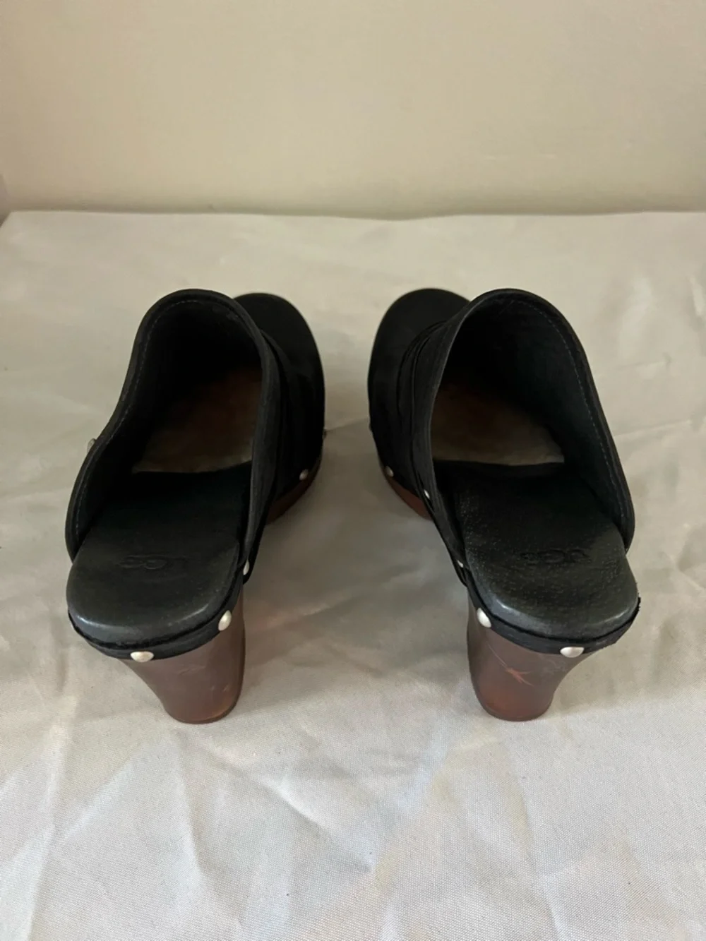 UGG Black Leather Platform Clogs Studded Wood Heel Fur Lined Size 8 - Picture 4 of 5